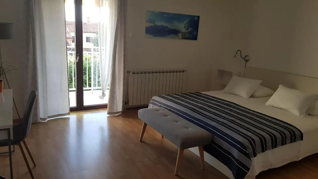 Apartments & Rooms Tom Medulin