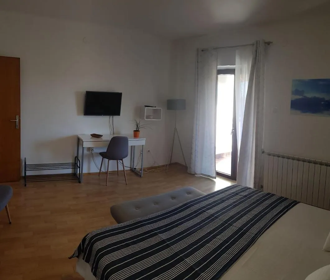 Apartments & Rooms Tom Medulin