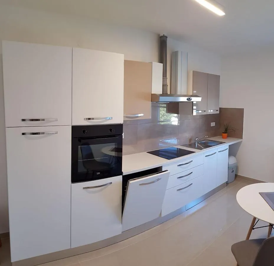 Apartments & Rooms Tom Medulin 0*,  Kroatien
